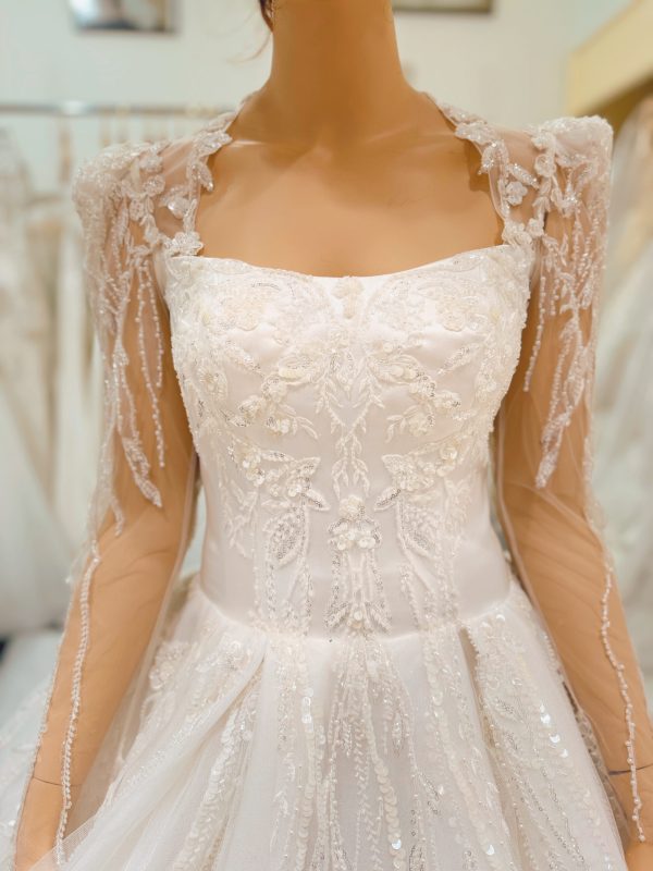 Luxury Ivory Ball Gown Wedding Dress – TL0843 - Image 3