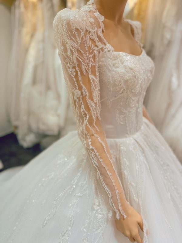 Luxury Ivory Ball Gown Wedding Dress – TL0843 - Image 4