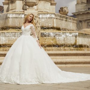 Elegant Ivory A-Line Wedding Dress with Lace Sleeves and Long Train – T3929