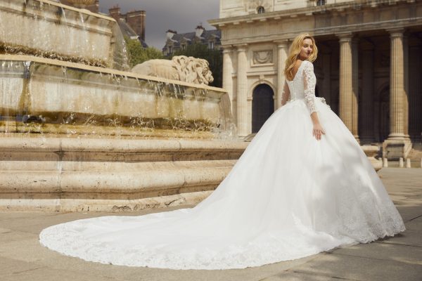 Elegant Ivory A-Line Wedding Dress with Lace Sleeves and Long Train – T3929 - Image 3